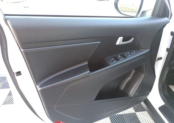 Kia Sportage cena 66500 przebieg: 74000, rok produkcji 2014 z Chrzanów małe 631